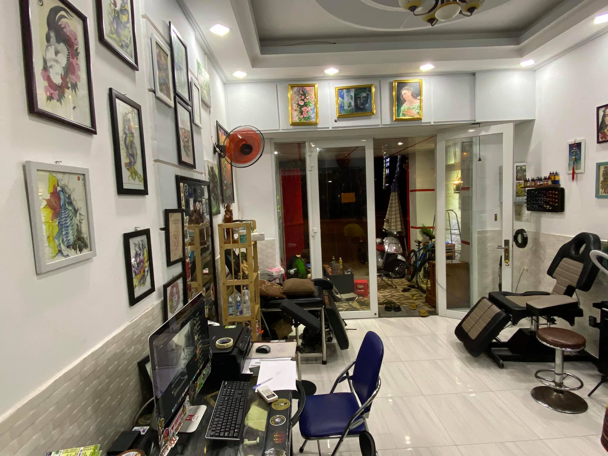 Toàn bộ không gian bên trong tại tiệm xăm quận 7 Micae Tattoo & Piercing Sài Gòn
